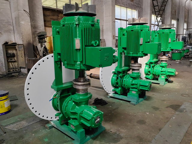 Misturador de entrada lateral que mexe um meio pegajoso como sorvete